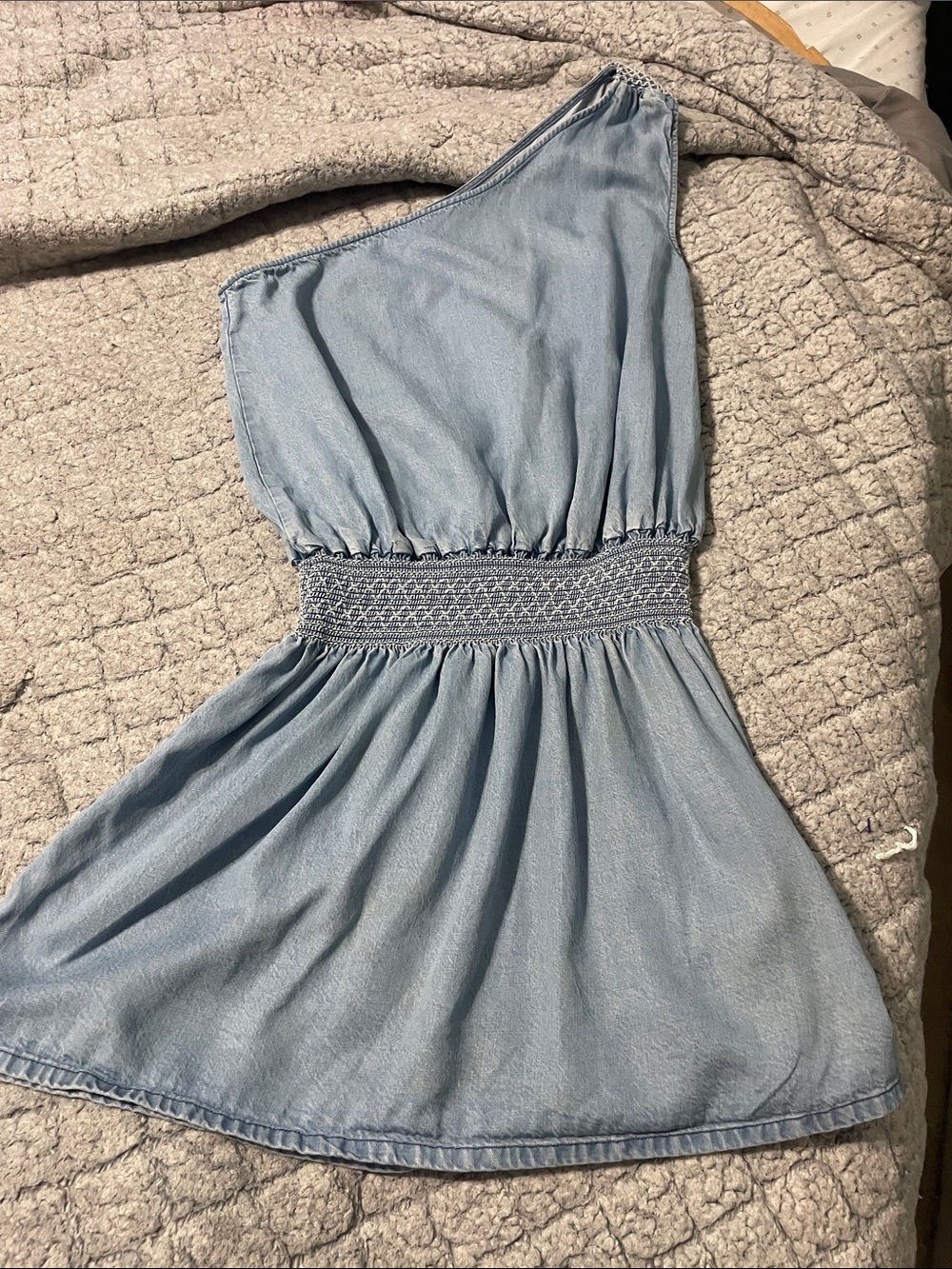 Southern Tide One-Shoulder Light Blue Denim-Effect Mini Dress - Picture 5 of 5